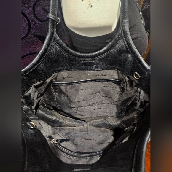 Calvin Klein Gabrianna Novelty Slim Side Zip Tote/ Book Bag Black Vegan Leather - Picture 5 of 7